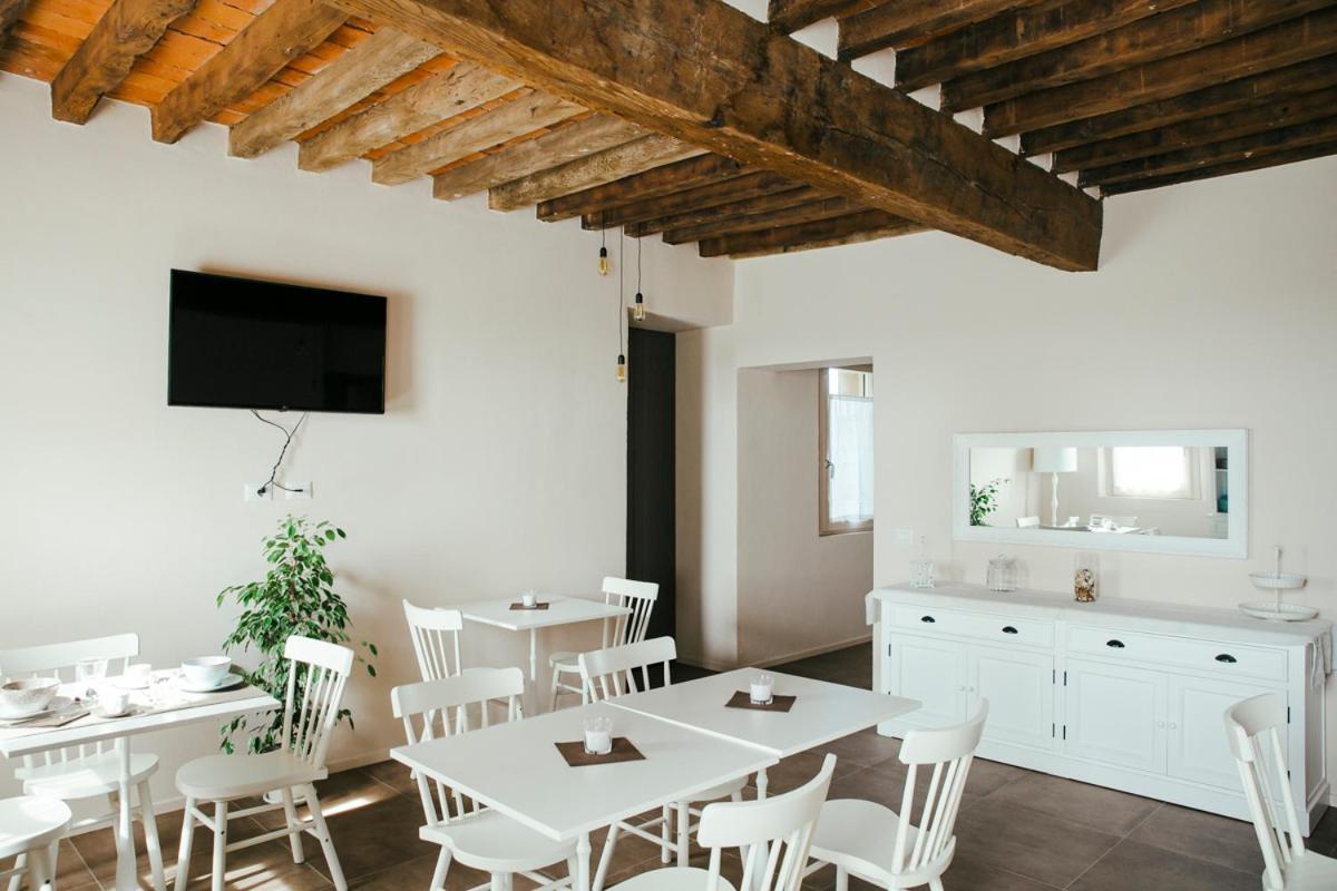 Agriturismo Vitae Fabbrico Ngoại thất bức ảnh