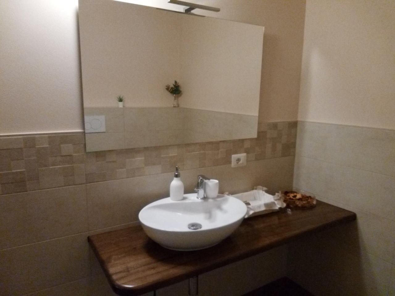 Agriturismo Vitae Fabbrico Ngoại thất bức ảnh